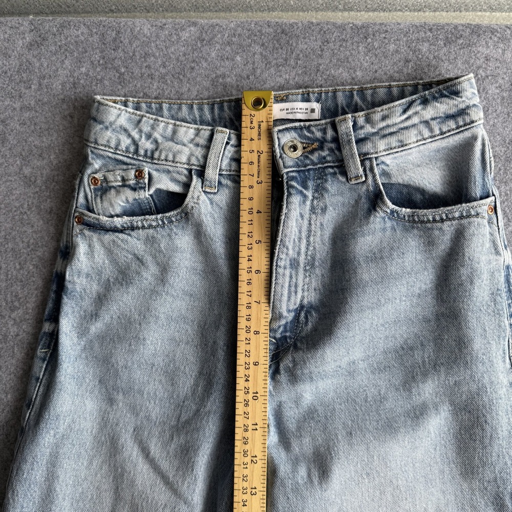 Zara High Rise Straight Leg Jeans Size 4 Light Wash Distressed Hem - Picture 8 of 12